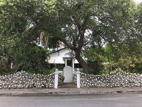 Large 100' x 135' Lot 