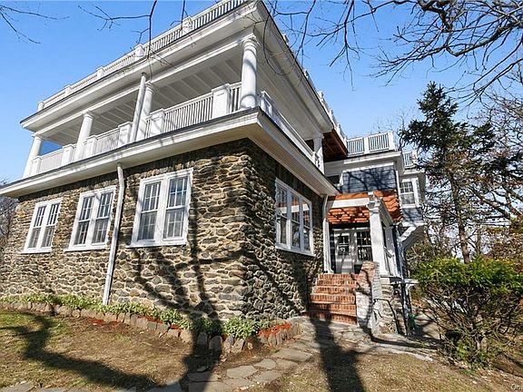 5th image of 74 Rockland Ave