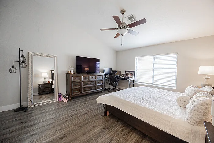 904 S Dolphin Dr — Photo 11
