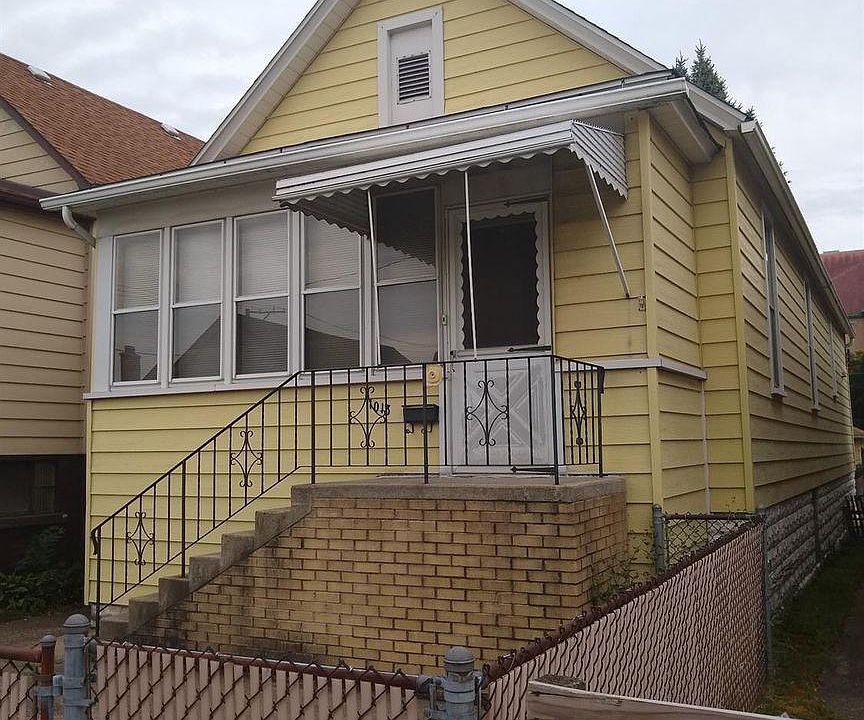2nd image of 1018 Reese Ave