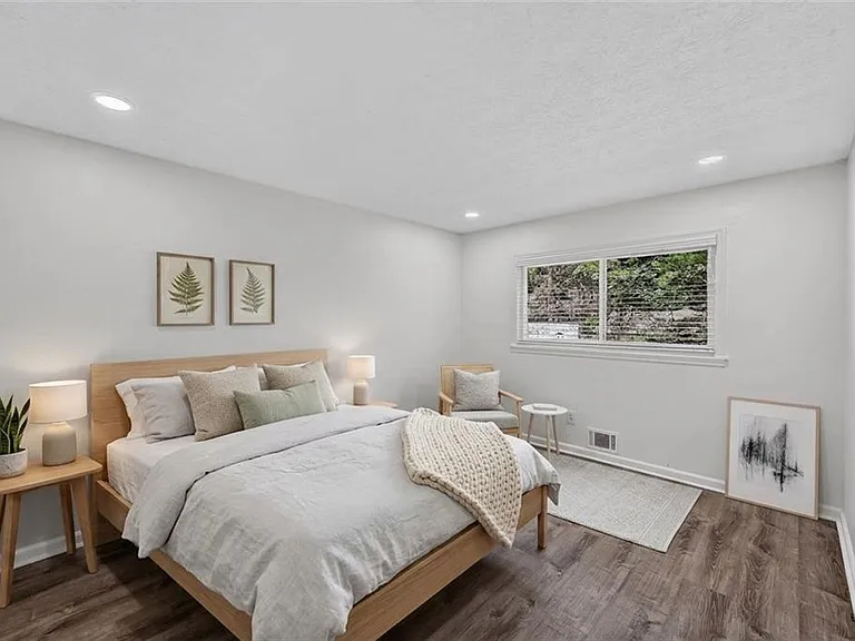 1714 S Johnson Ferry Rd NE — Photo 26