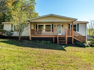 29 Cherry Grove Rd, Asheville, NC 28805