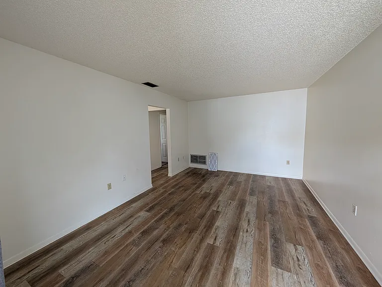 6202 Illinois Ave — Photo 8