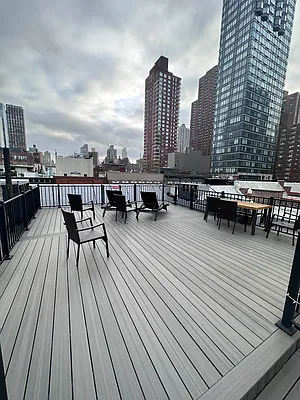 Rented by Reyes & Elsamad Real Estate Group | media 4