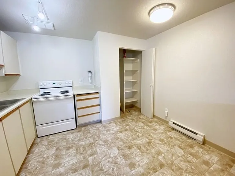 4446 Reka Dr — Photo 2