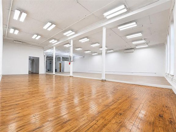 4th image of 424 Broadway Fl 3