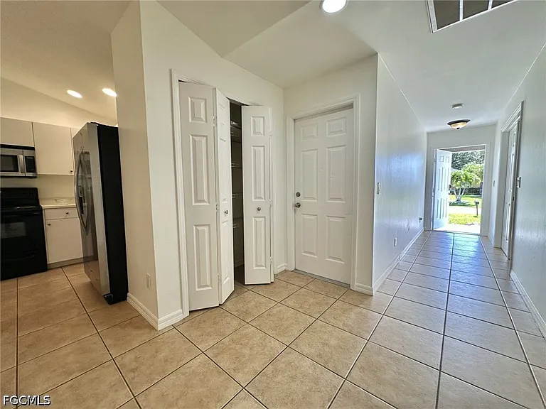 4317 SW Santa Barbara Pl — Photo 12