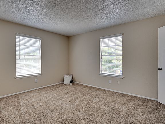5th image of 815 Woodard Ave #922