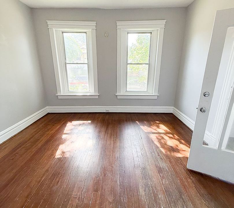 1st image of 4455 S 38th St