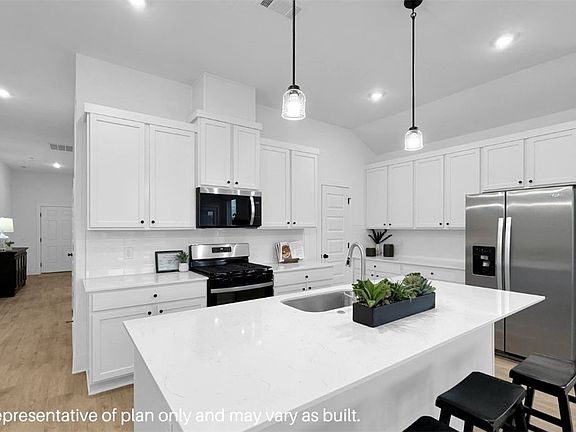 4th image of 2310 Max Ave