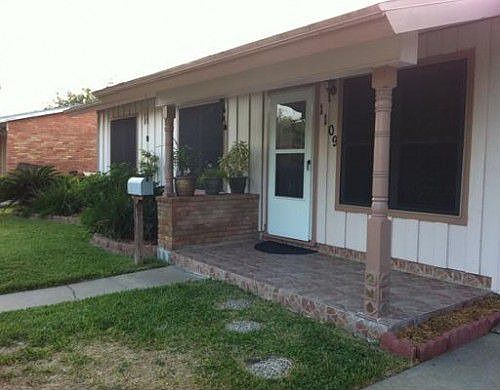 2nd image of 1109 Crescent Dr