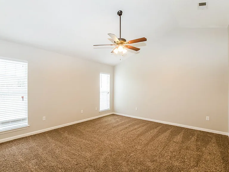 2717 Baird Dr — Photo 8