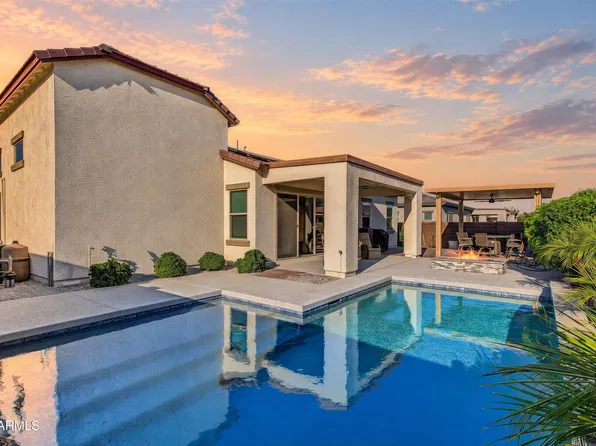 17253 W ECHO Lane, Waddell, AZ 85355