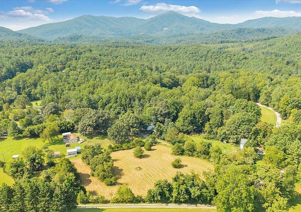 1st image of 8433 Holly Tree Dr