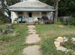 325 S 7th St, Arkansas City, KS 67005