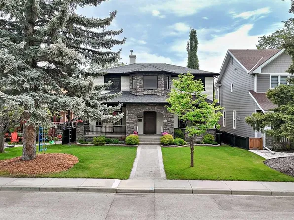 3230 W 8th St SW, Calgary, AB T2T 3A6