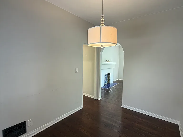 1047 S Orange Grove Ave #1 — Photo 10