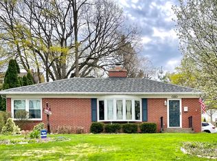 1638 Bridge St NW, Grand Rapids, MI 49504