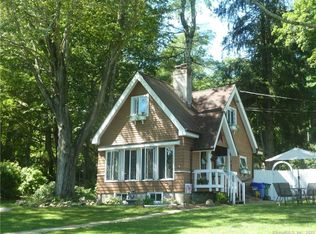 13 S Bartlett Rd, Quaker Hill, CT 06375