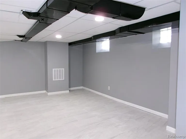 1011 Lafayette Blvd — Photo 12