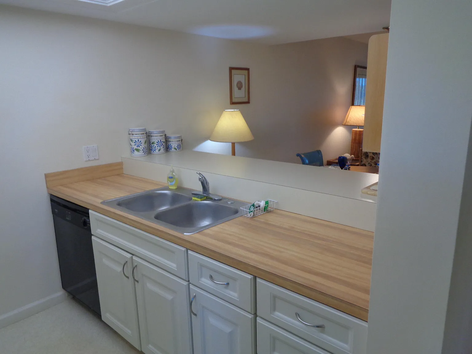 2 bed, 2.0 bath, 890 sqft, $2,400 — Photo 4