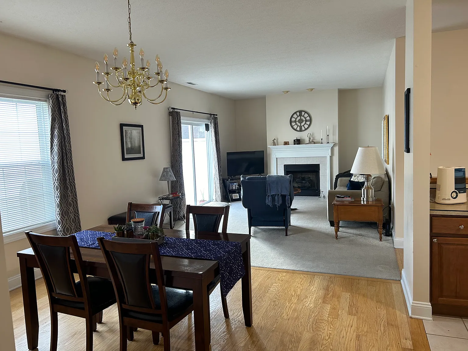 3 bed, 2.5 bath, 2016 sqft, $2,000 — Photo 4