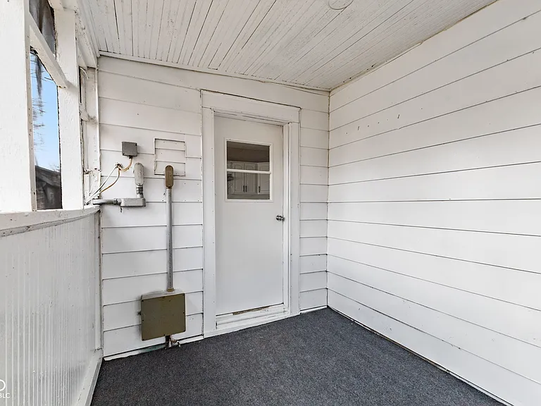 320 Lockerbie St — Photo 35