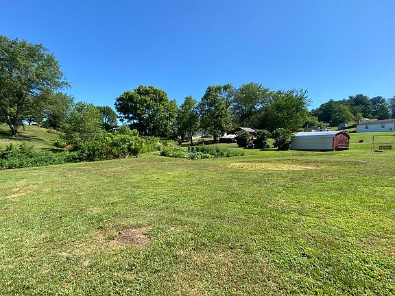 3rd image of 2240 Viewland Cir