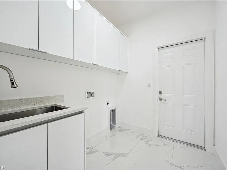 4309 NW 38th Ave — Photo 7