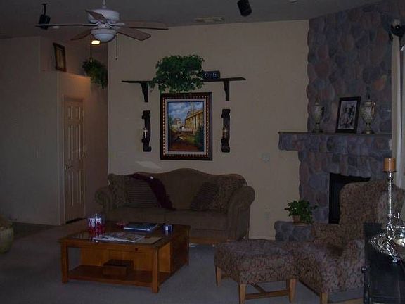 Living Room w / Fireplace