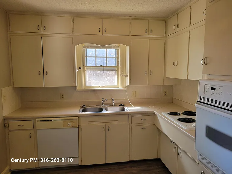 3419 Edgemont St — Photo 7