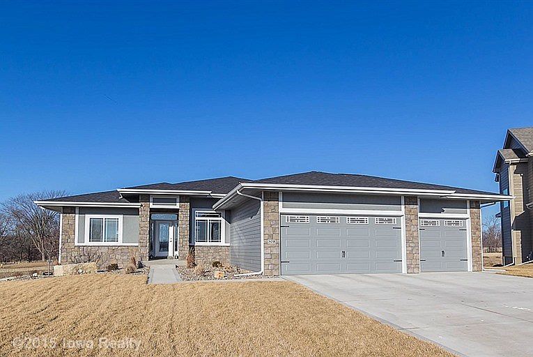 1st image of 308 Sweetwater Cir
