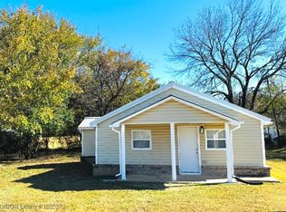 400 Peters St, Poteau, OK 74953