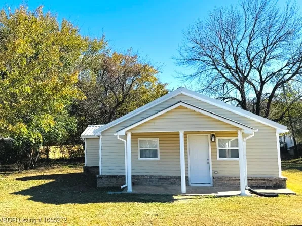400 Peters St, Poteau, OK 74953