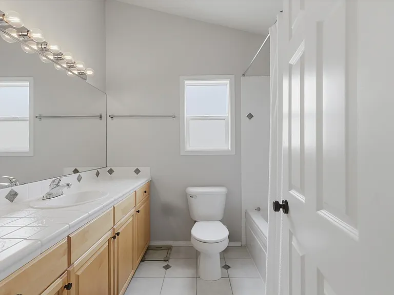 4033A Whitman Ave N — Photo 22