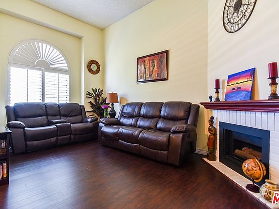 5th image of 546 W 219th St Unit 21