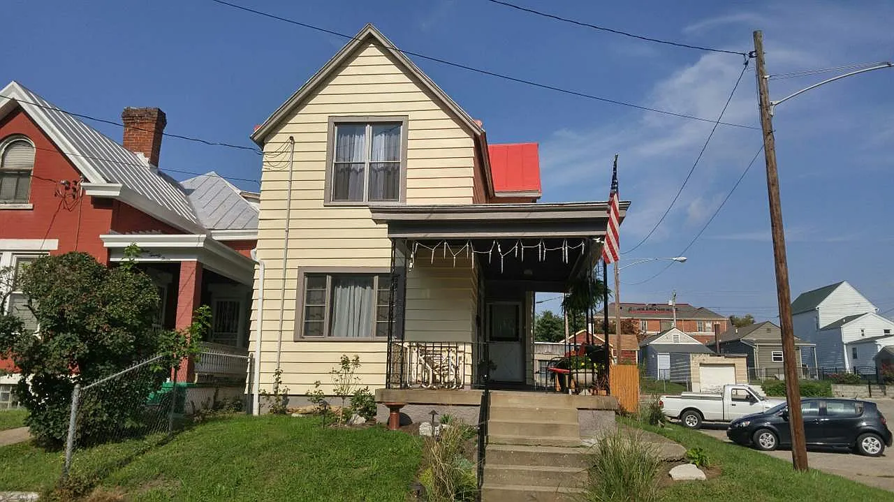 325 Retreat St photo 1