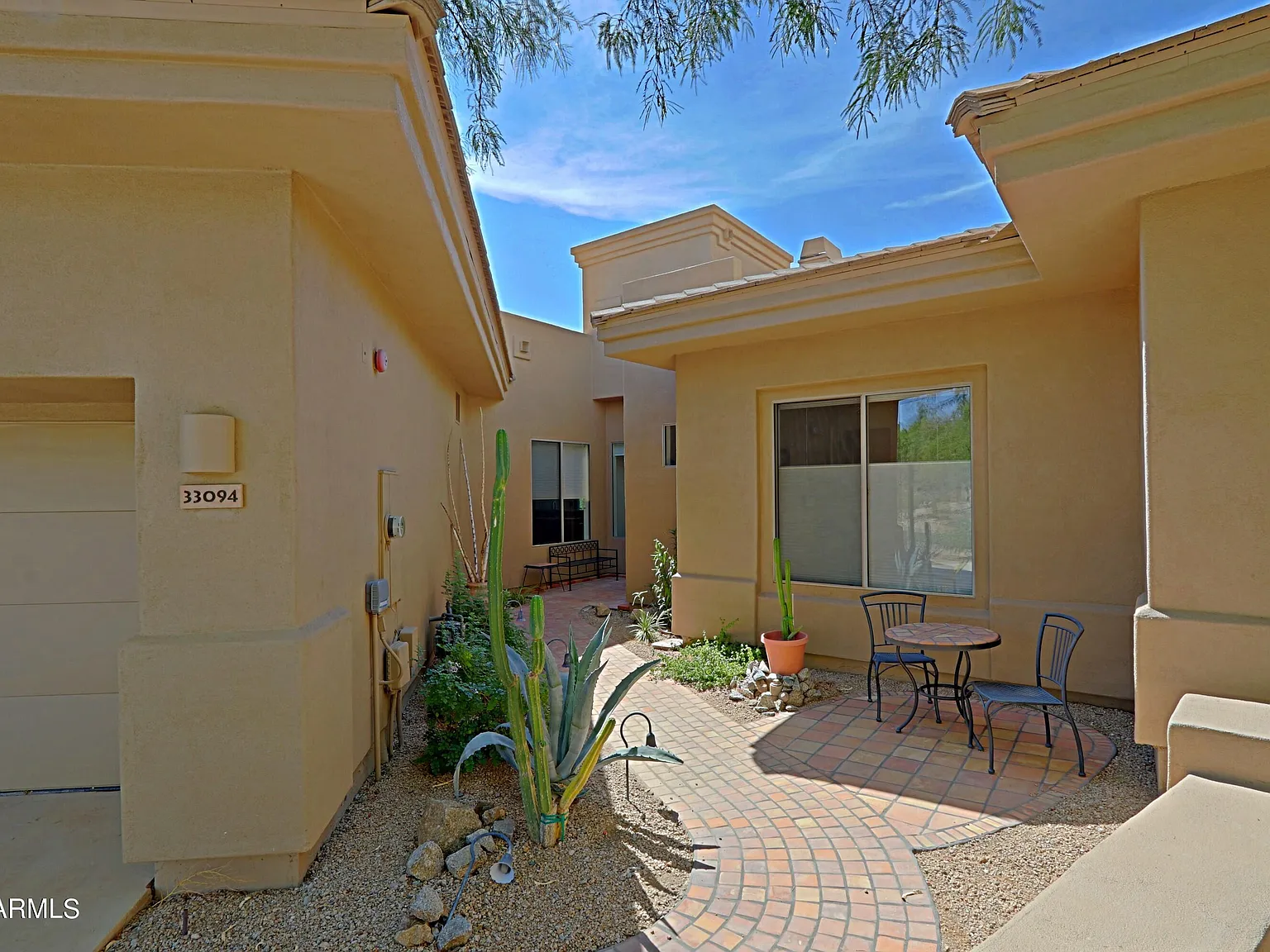 2 bed, 2.0 bath, 1734 sqft, $3,300 — Photo 3