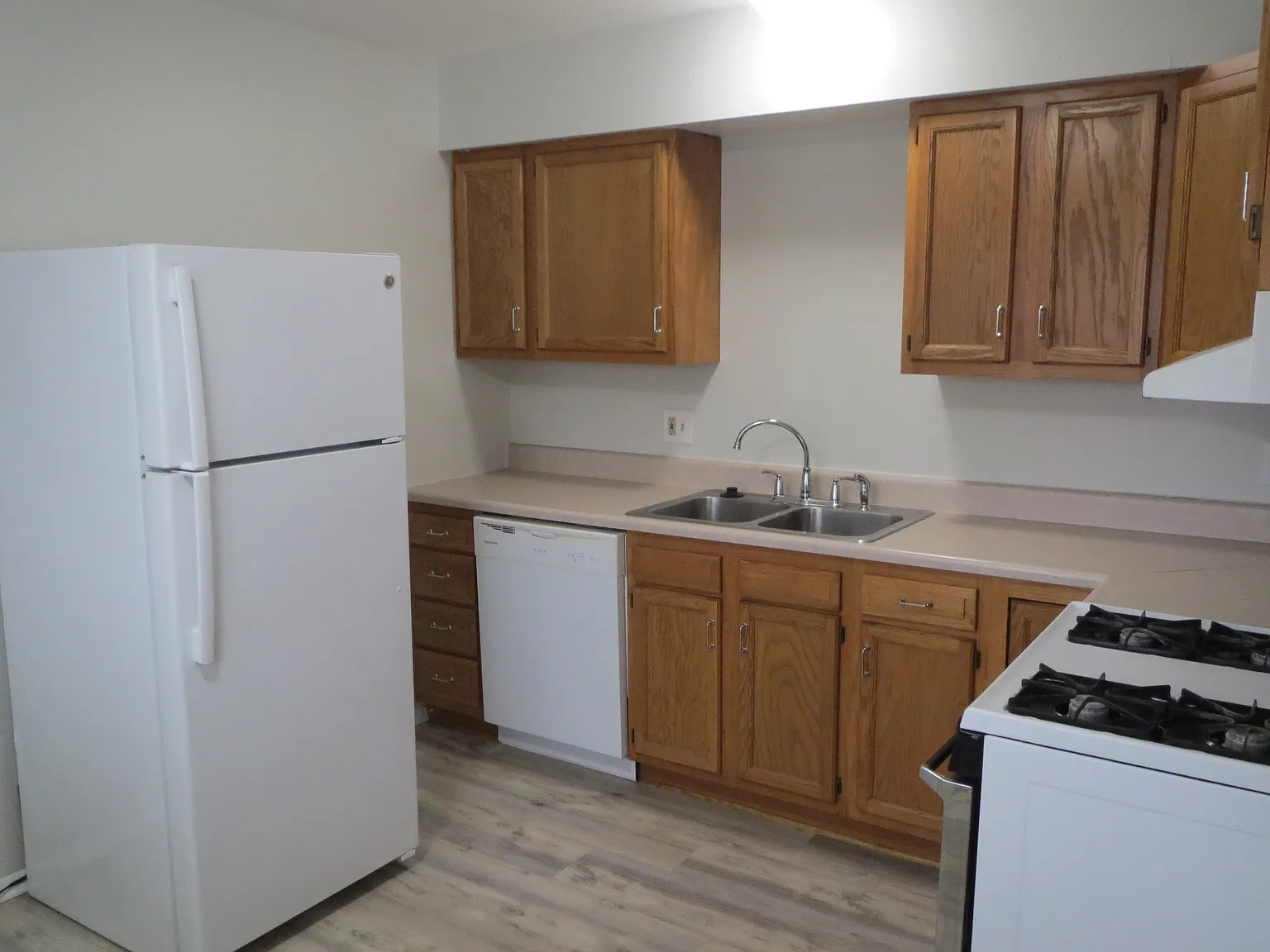 2 bed, 875 sqft, $975 — Photo 4