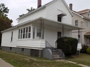 210 17th St NW, Barberton, OH 44203