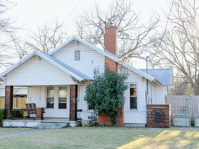 705 S Jackson St — Photo 1