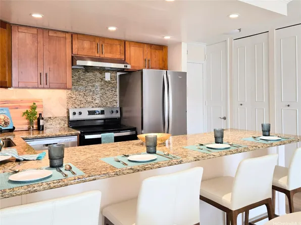 400 Hobron Ln APT 2309, Honolulu, HI 96815