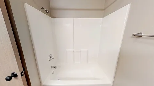 2B2Bath on Madison's East side! Prime location to it all! Very Modern, inc garage & in unit laund... — Photo 2