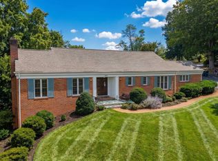 105 Woodland Dr, Staunton, VA 24401