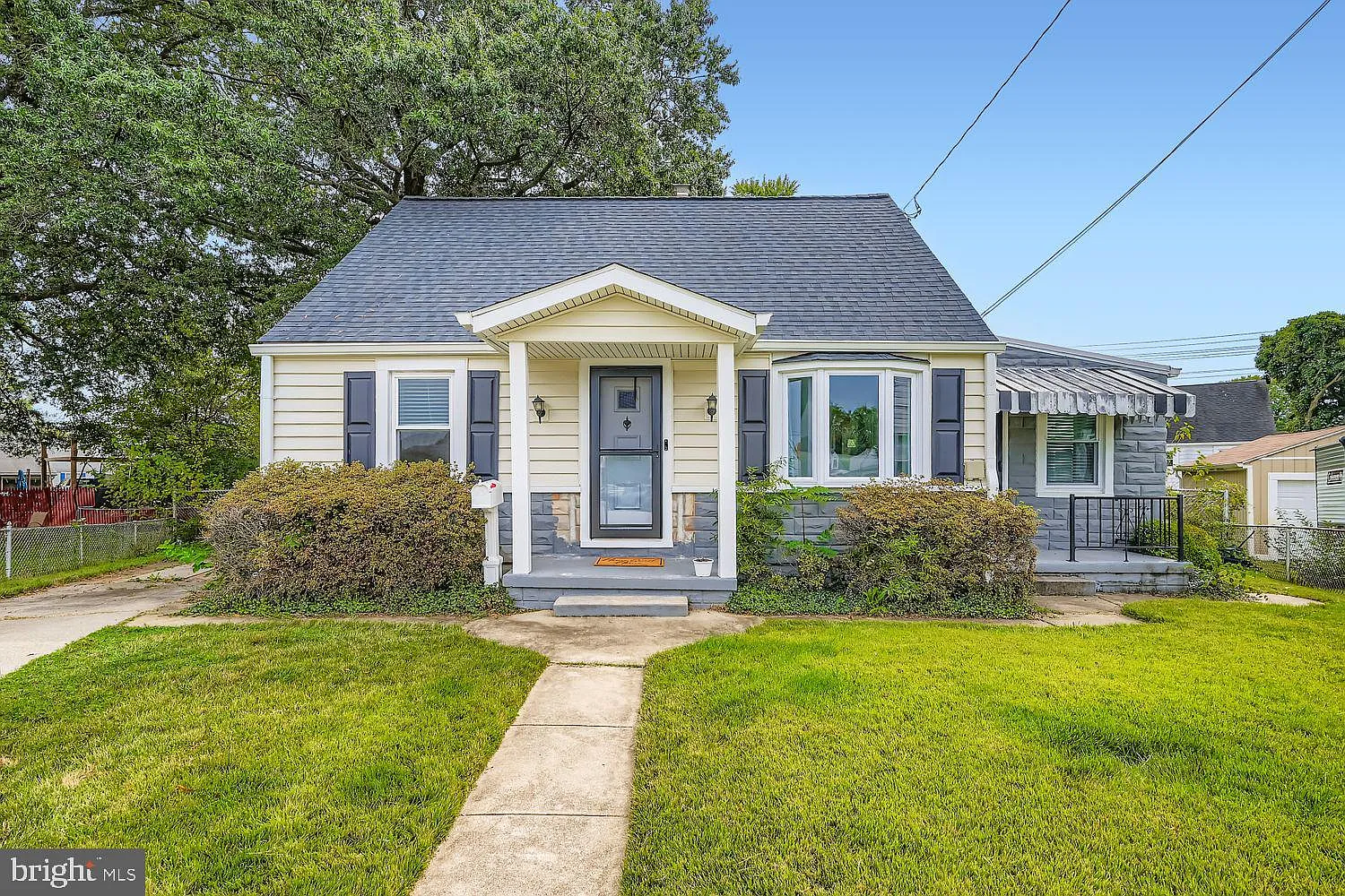 3 bed, 1.5 bath, 1884 sqft, $2,800 — Photo 1