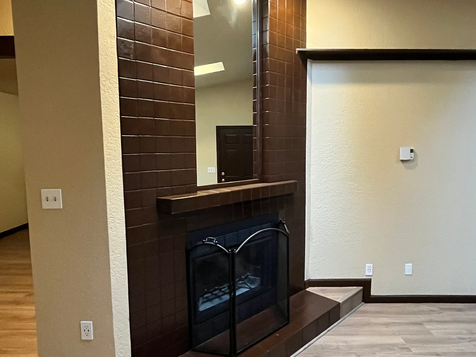 3 bed, 1120 sqft, $2,000 — Photo 2