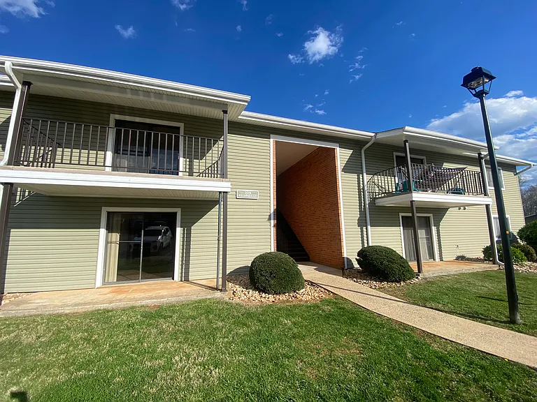 County Green Apartments — Photo 69