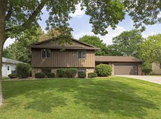 2945 Mary St, Saint Paul, MN 55109