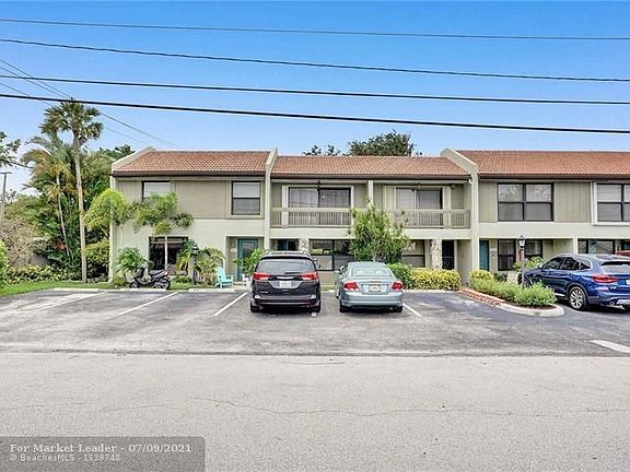 2nd image of 2805 NE 60th St