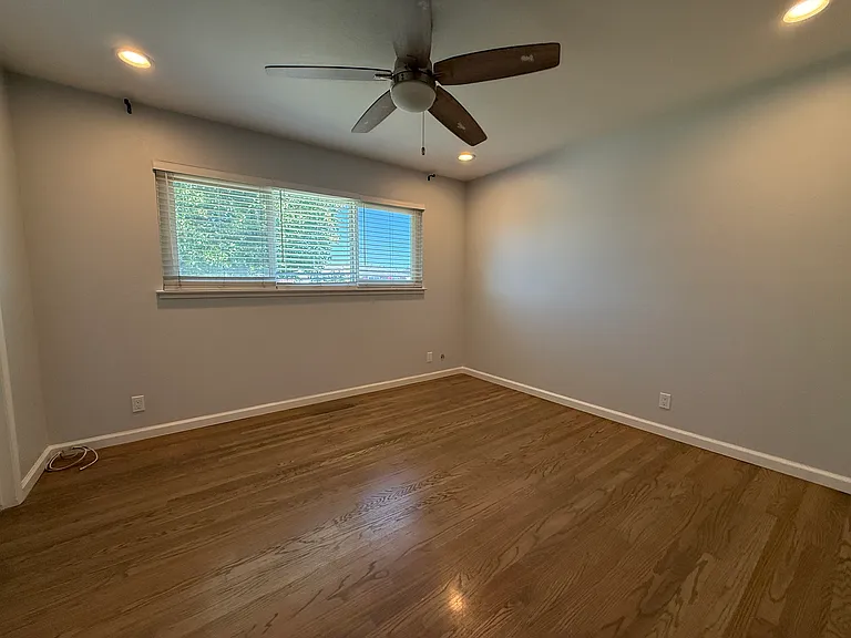 5376 Selma Ave — Photo 23